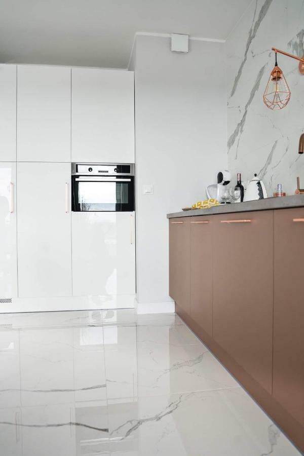Apartament Marcelin Gold Wes Quality Suite Poznań Exterior foto