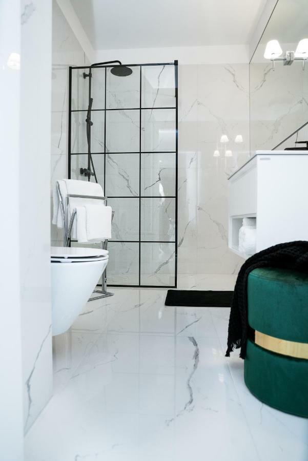 Apartament Marcelin Gold Wes Quality Suite Poznań Exterior foto