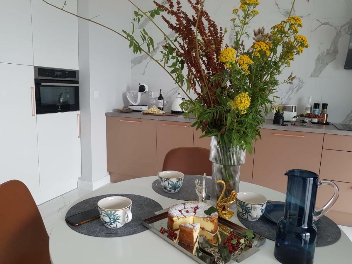 Apartament Marcelin Gold Wes Quality Suite Poznań Exterior foto